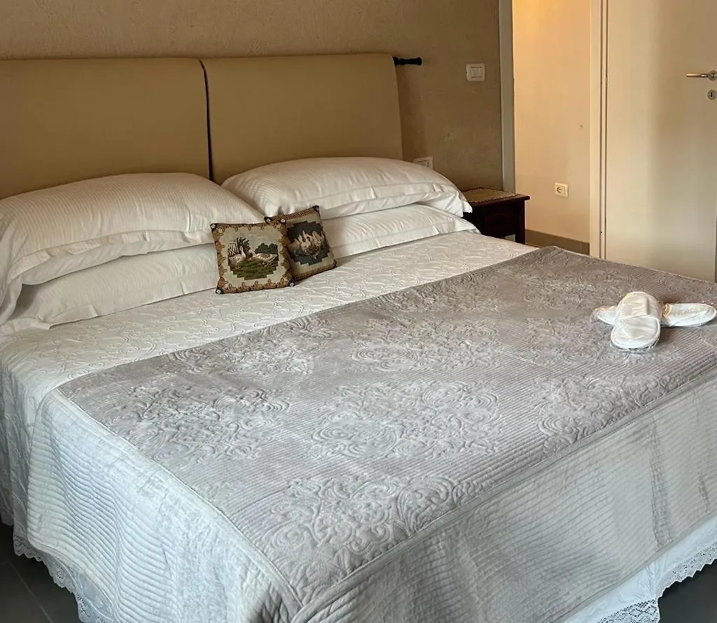 Hotel Le Sei Dame Bardi 0*,