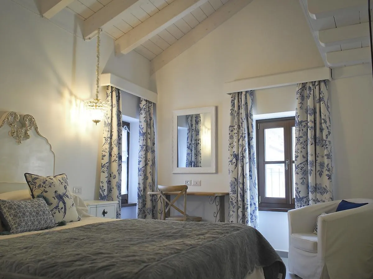 Hotel Le Sei Dame Bardi 0*,