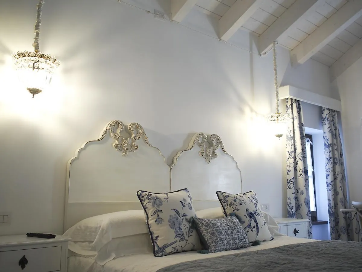 Hotel Le Sei Dame Bardi