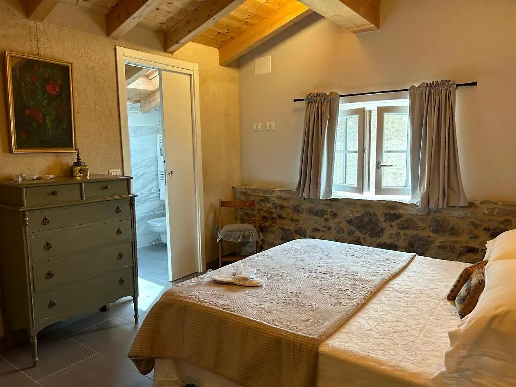 Le Sei Dame Hotel Bardi 0*,  Italy