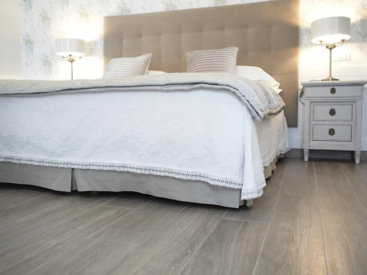 Le Sei Dame Hotel Bardi 0*,  Italy